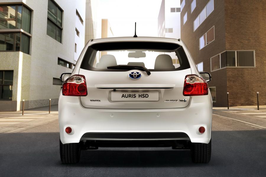  Toyota Auris HSD 2010 года  (фото 111 из 111)